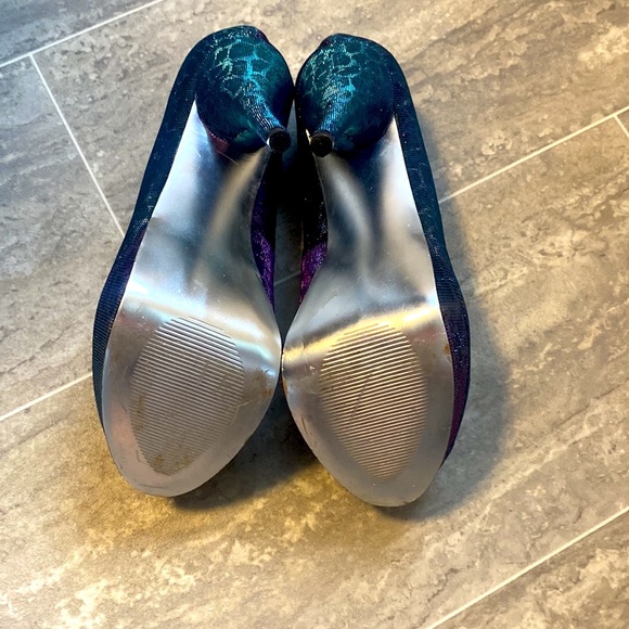 Metallic, Barbie Heels, Women’s Size 10, Shines Purple then Blue Iridescent - Picture 5 of 8